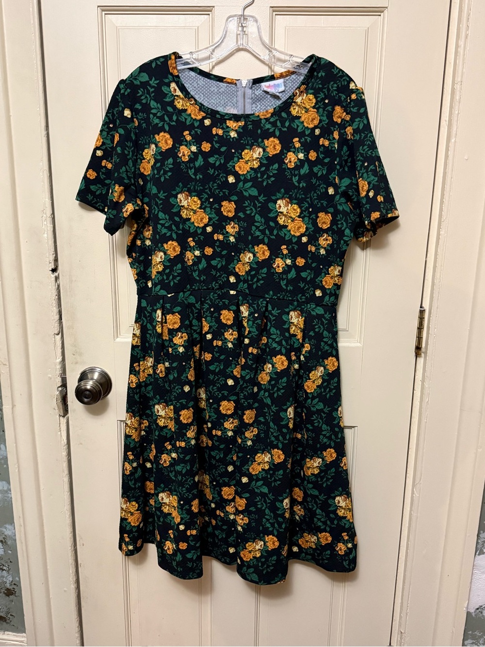 EUC Amelia dress LuLaRoe textured pockets zipper yellow roses floral black size